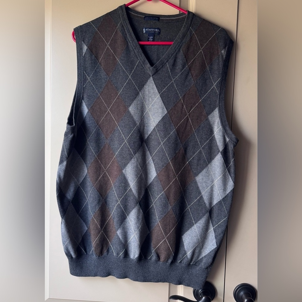 Stafford Men's V-Neck Argyle Sweater Vest - Gray and Brown